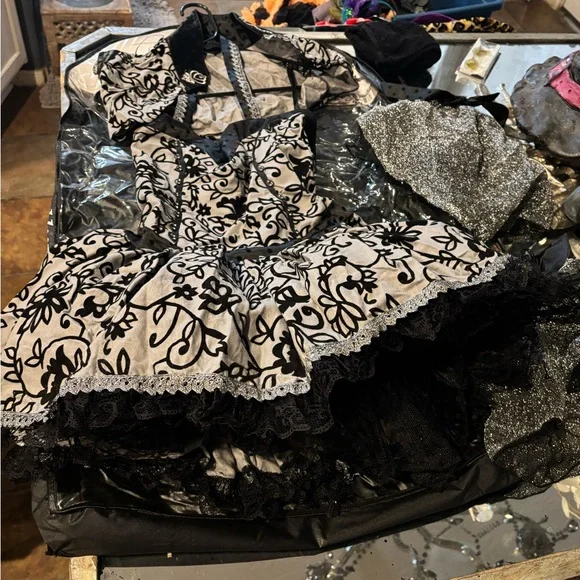 Women's Halloween costume - Picture 7 of 9